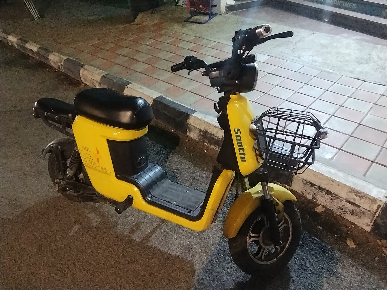 File:Electric vehicle, (RR Nagar, Bangalore) 2025.jpg